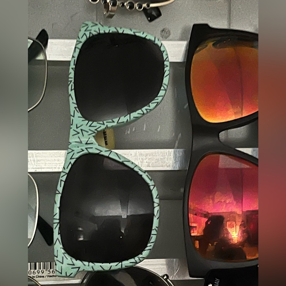 VINTAGE & AWESOME (CRAP EYEWEAR) SUNGLASSES.. #MUSTHAVE  🤩💚🧡💜💙 - Picture 7 of 9
